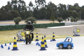 Тормозные испытания Michelin Pilot Road 4 на Kawasaki ER-6n