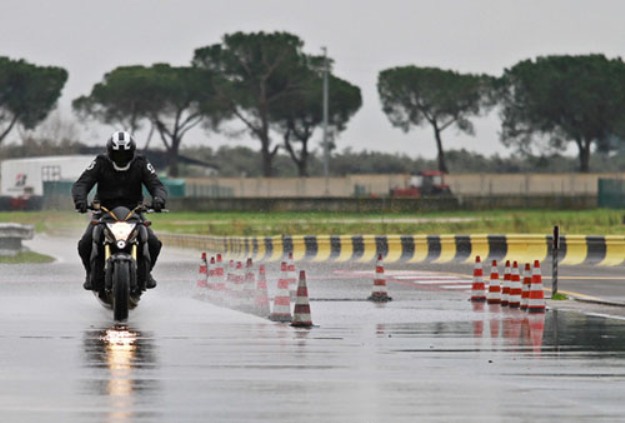 test mototires